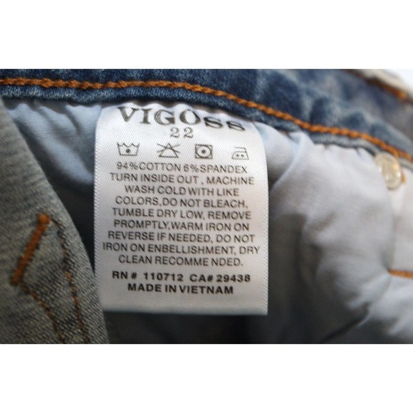 Vigoss Marley Distressed Midrise Cuffed Capri Light Wash Plus Size 22 H14763 - Picture 12 of 14